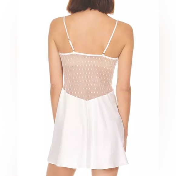 Flora Nikrooz Showstopper Chemise in Ivory - Picture 3 of 6